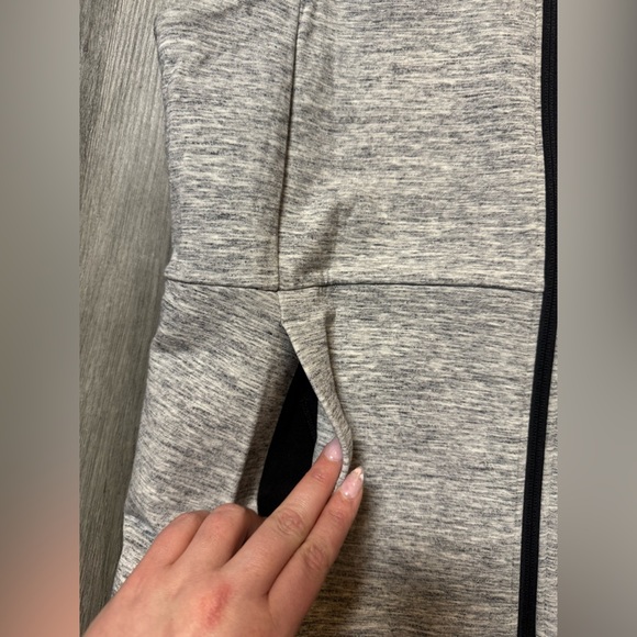 Lululemon Going Places Heathered Gray Vest 6 - Picture 10 of 12